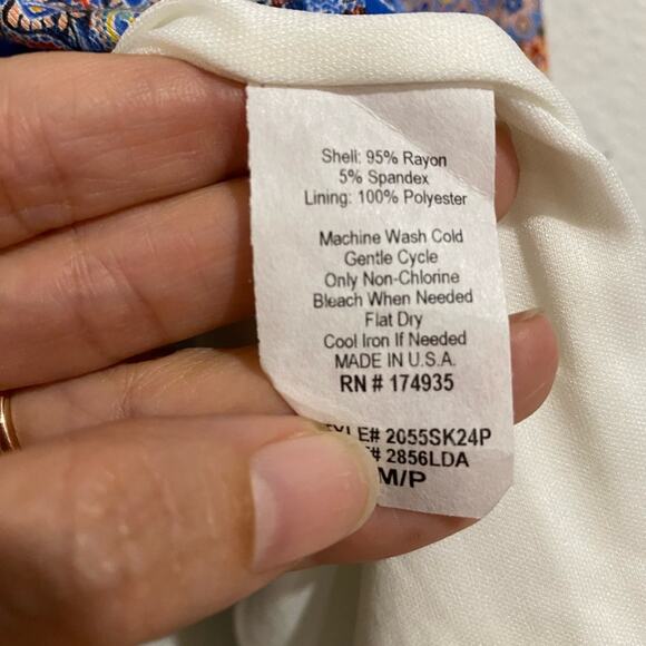 Renee C. Blue Jessica Printed Swing Skirt Sz MP NWT - Picture 6 of 10